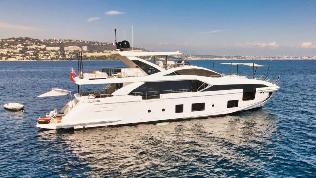 Wave 27 meter motor yacht for charter with 5 cabins for 10 guests | SNS ...